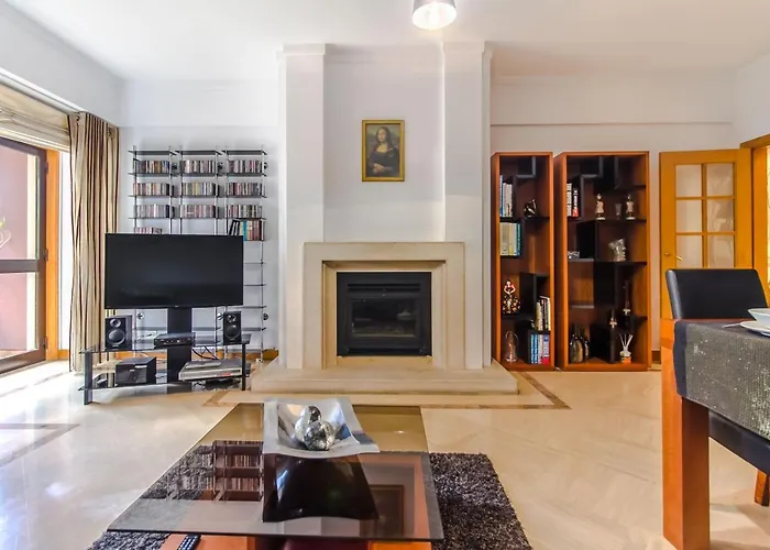 Place & Beyond Apartment