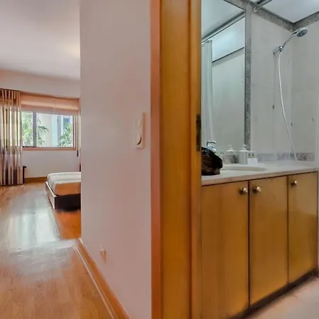 Place & Beyond Daire Lisboa