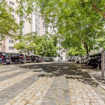 Place & Beyond Daire *